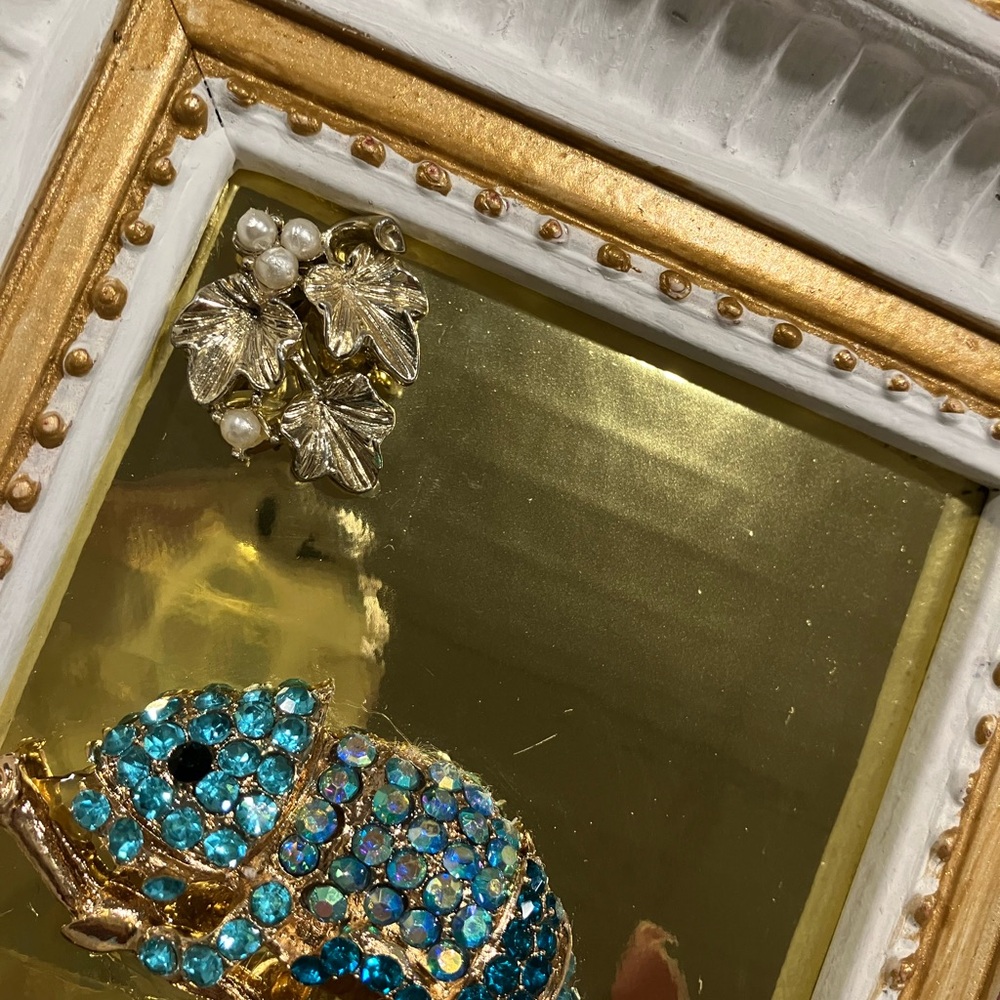 FRAMED JEWELRY ART. UNIQUE OOAK HANDMADE RHINESTONE CHAMELEON - Picture 6 of 6